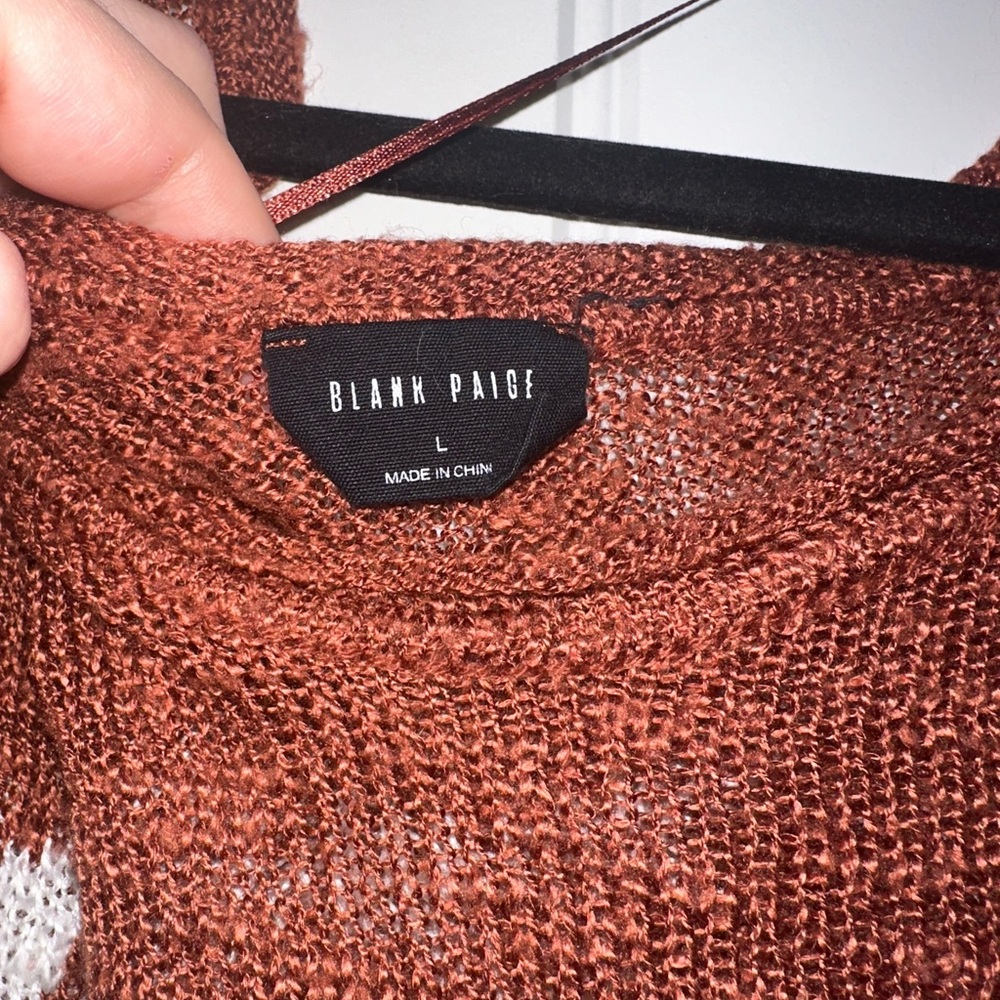 Rust Star Patterned V-Neck Sweater - Picture 2 of 3